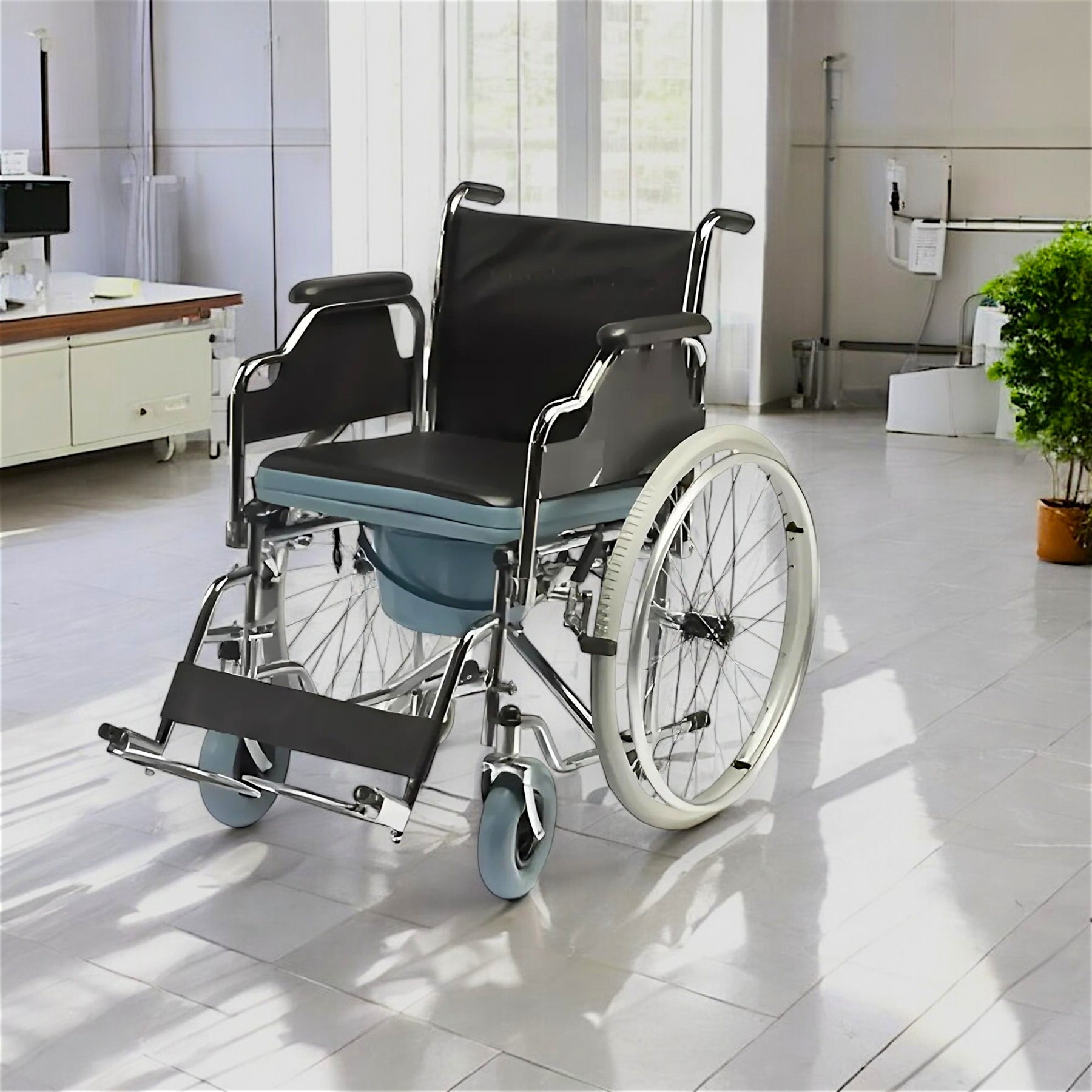 Labvet LEO 280 Banyo ve Tuvalet Tekerlekli Sandalyesi
